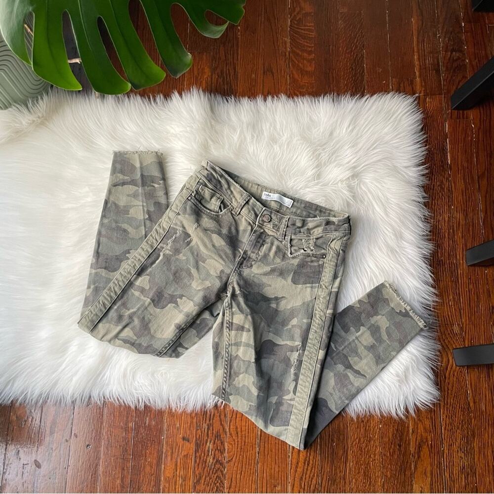 Zara Distressed Camouflage Skinny Jeans Size 4
